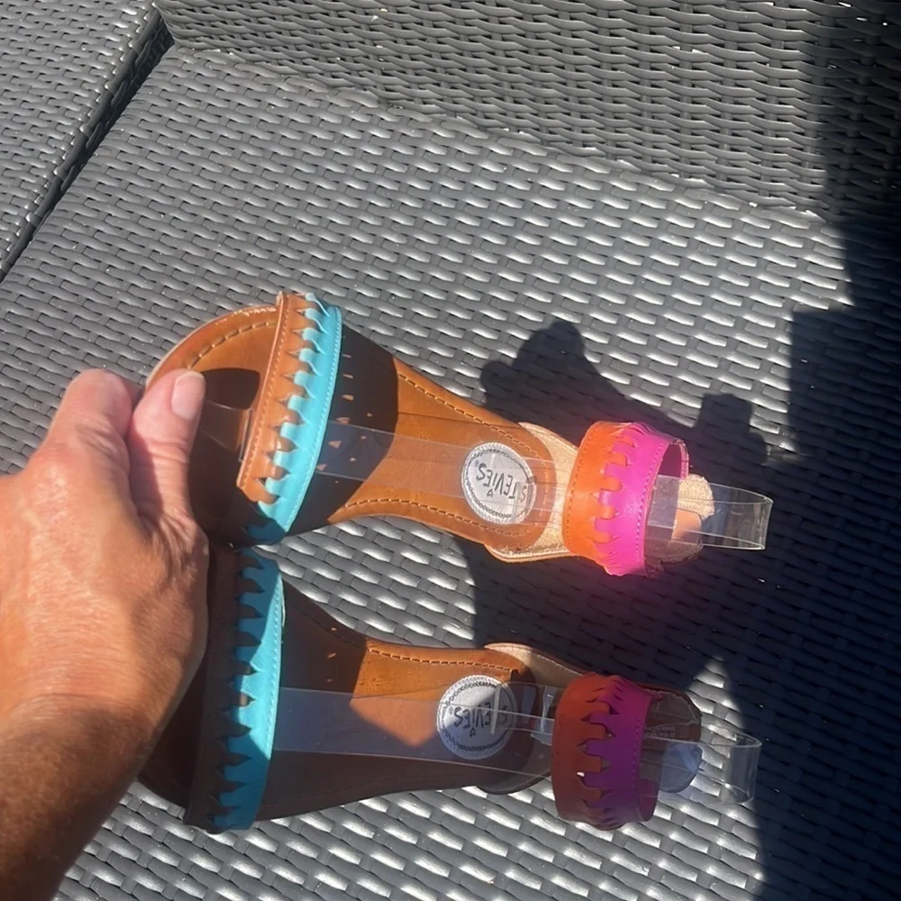 Stevies Girls Multi-Colored ZigZag Sandals Size 3